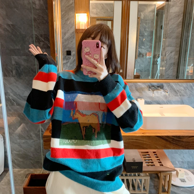 ◆张静芝  高级显白蓝红黑彩条复古印花浣熊针织毛衣