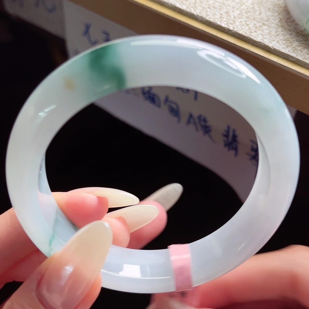 未镶嵌手镯翡翠手镯