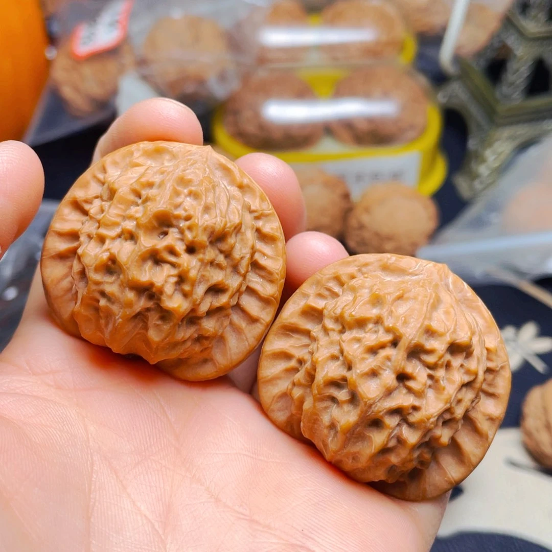 文玩核桃把件瓷娃娃一对