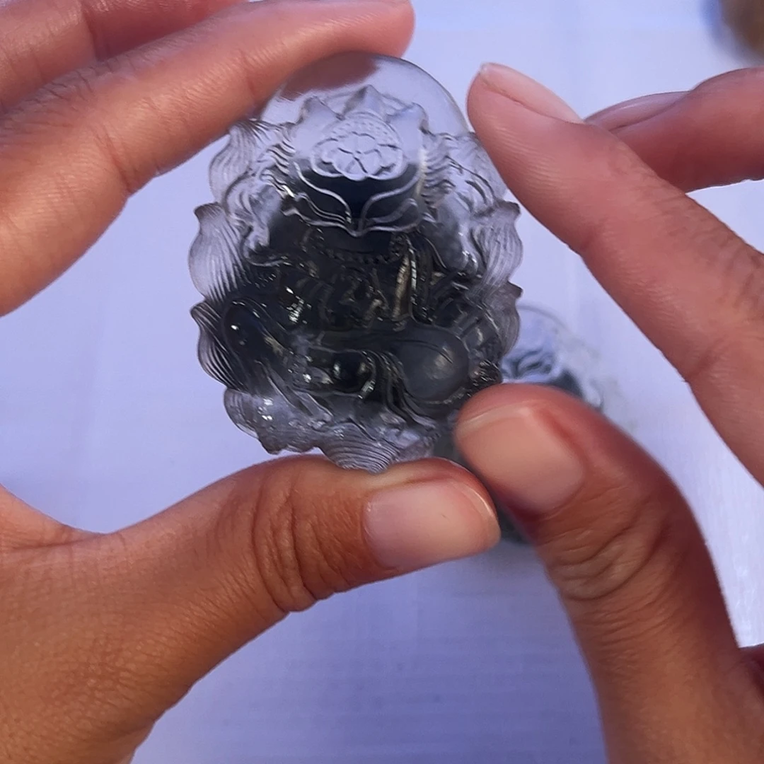 颈饰水晶未镶嵌九尾狐