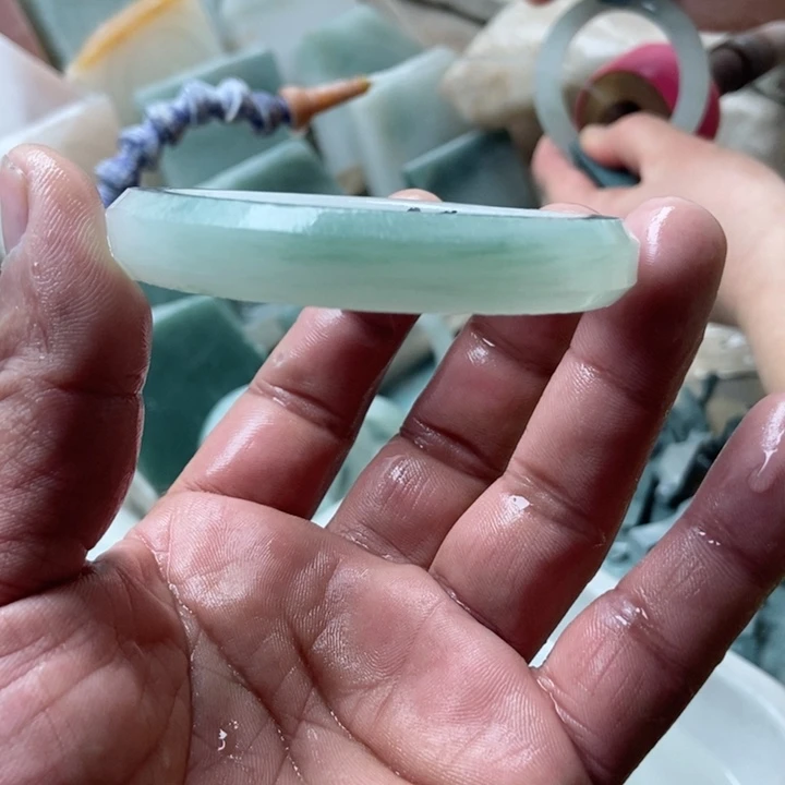 石英质玉手镯未镶嵌爱****梦加工定制