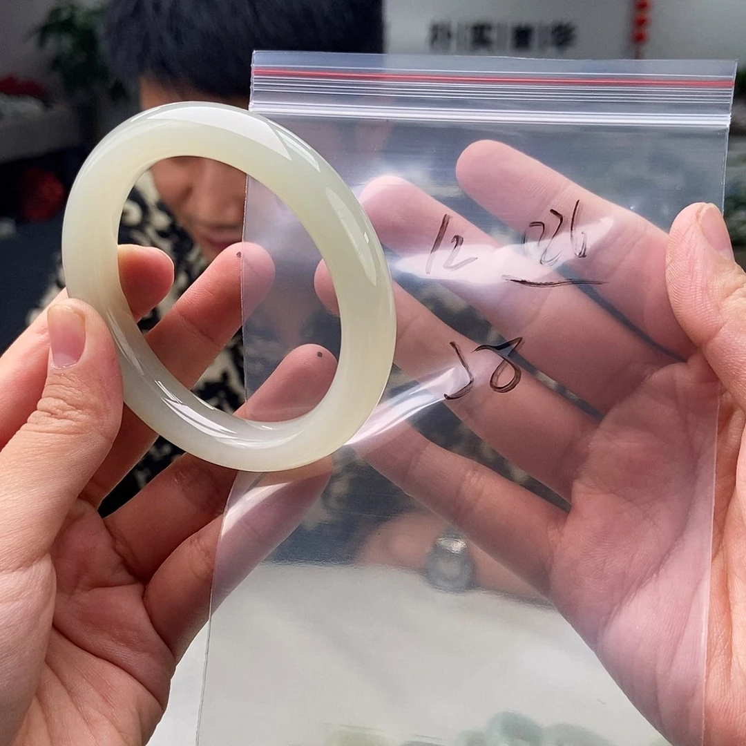 和田玉手镯未镶嵌颜色多样性发拍一发一