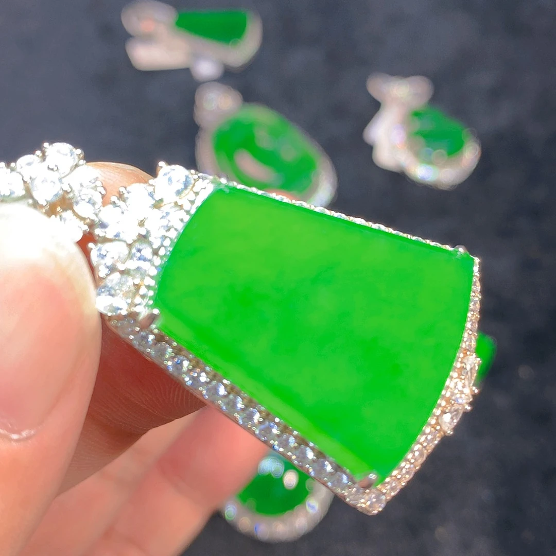 颈饰银S925镶嵌翡翠