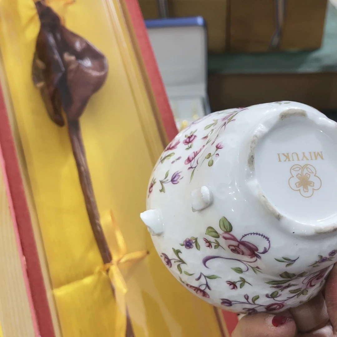 黄花梨斤斤计较了咯哦哦