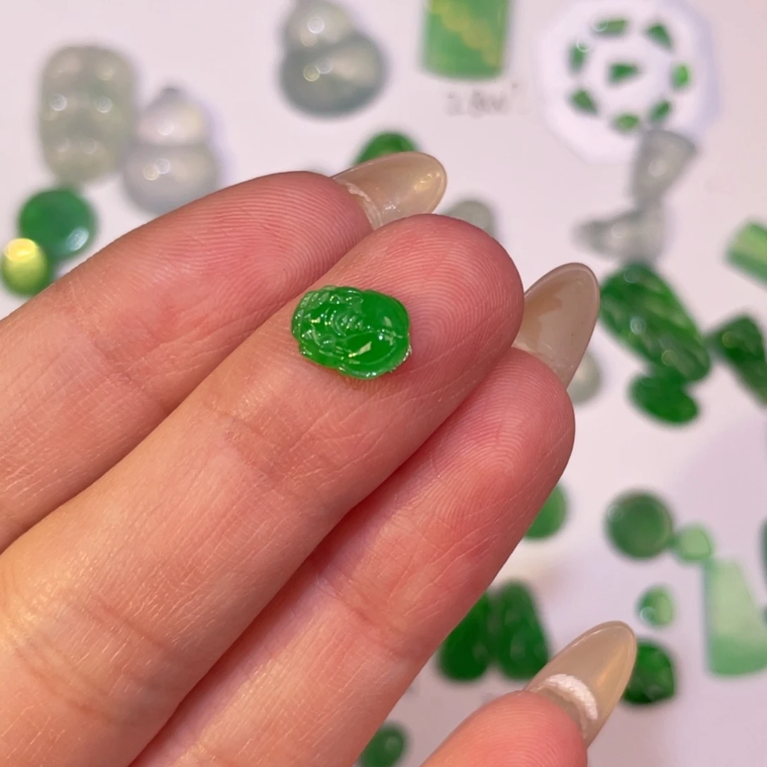 翡翠未镶嵌颈饰裸石