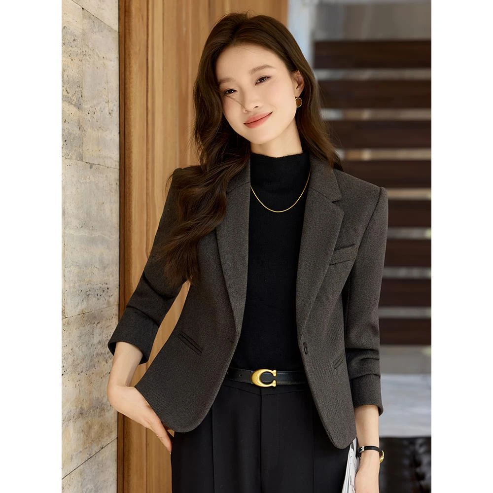 灰色小西装外套女2026新款春秋高级感小个子洋气短款休闲西服上衣