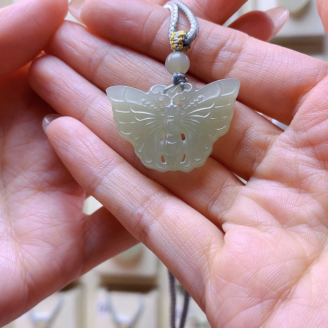 和田玉吊坠(赠链)未镶嵌莫*