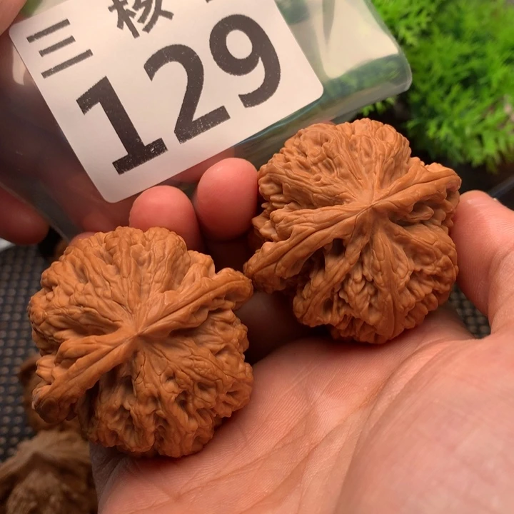 文玩核桃吊坠粗筋46