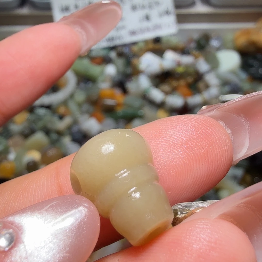 和田玉未镶嵌珠宝奇石