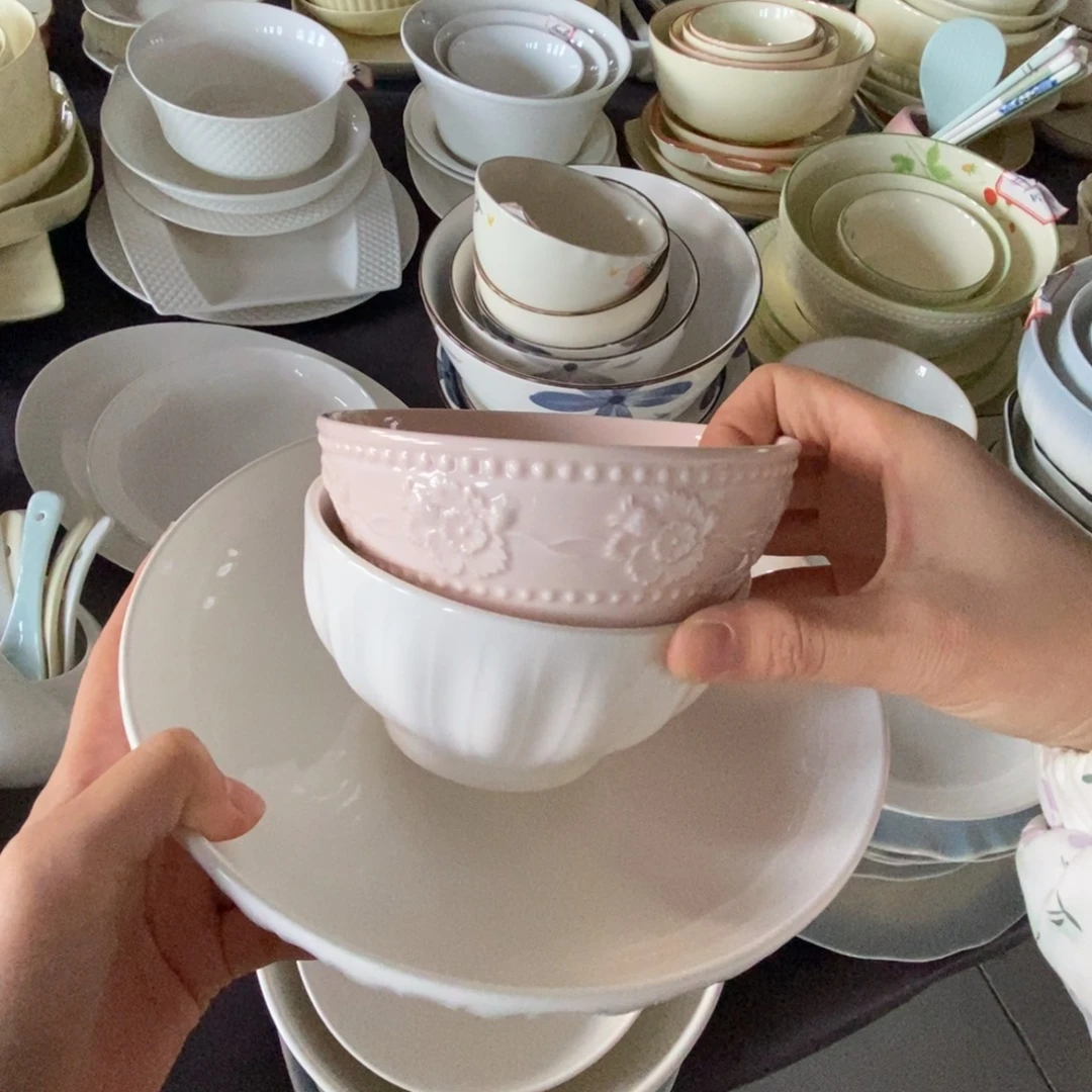 瓷四个粉色米饭碗 两个白色米饭 两个八寸白