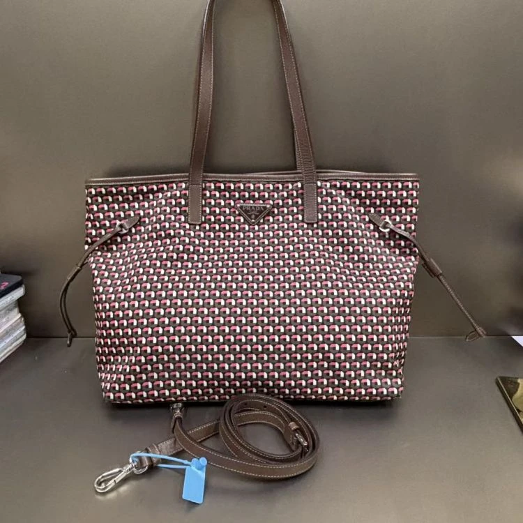 95新/普拉达/C5438834200/[251231zbbf]