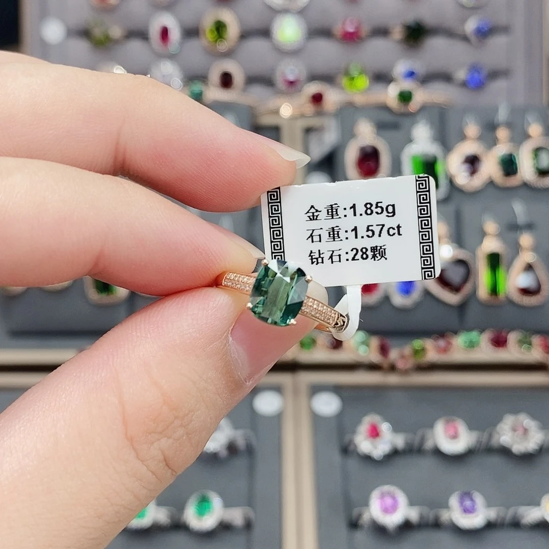 碧玺戒指18K金镶嵌1.57。