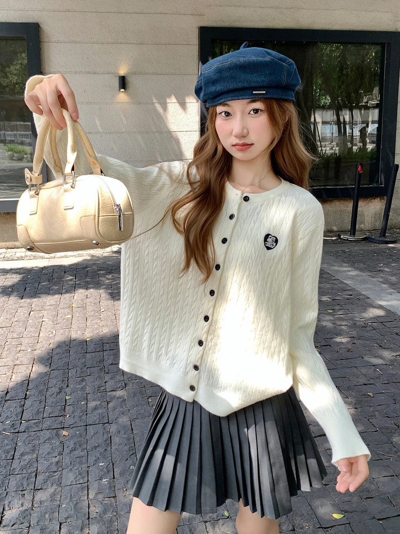 麻花刺绣针织开衫女2025早秋新款宽松显瘦慵懒百搭毛衣外套小上衣