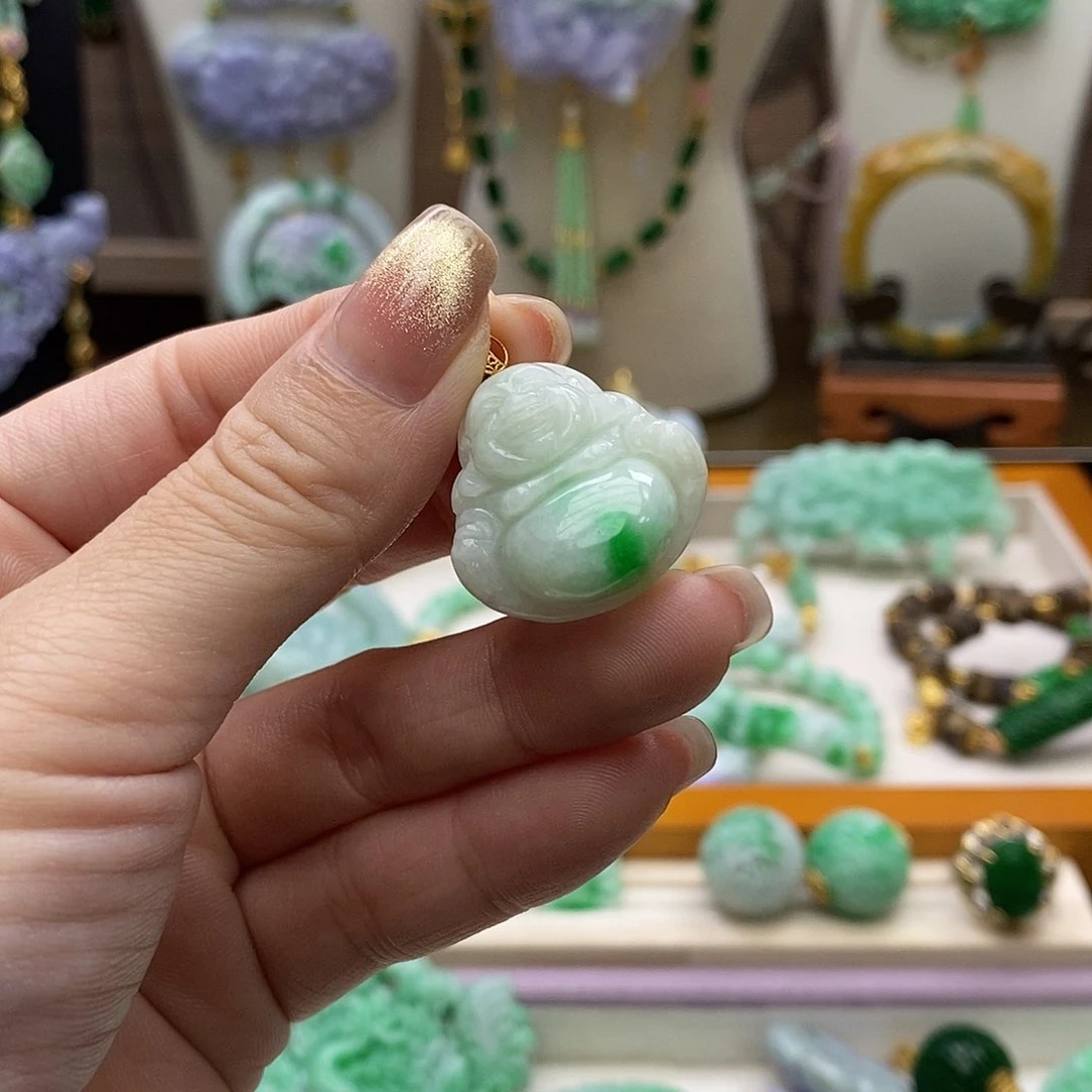 颈饰未镶嵌翡翠天然