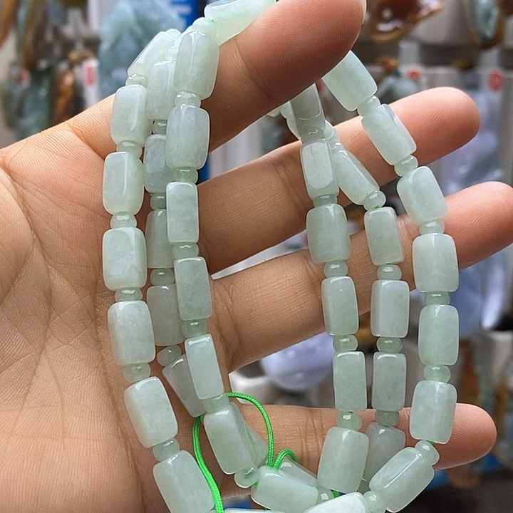 翡翠未镶嵌颈饰好
