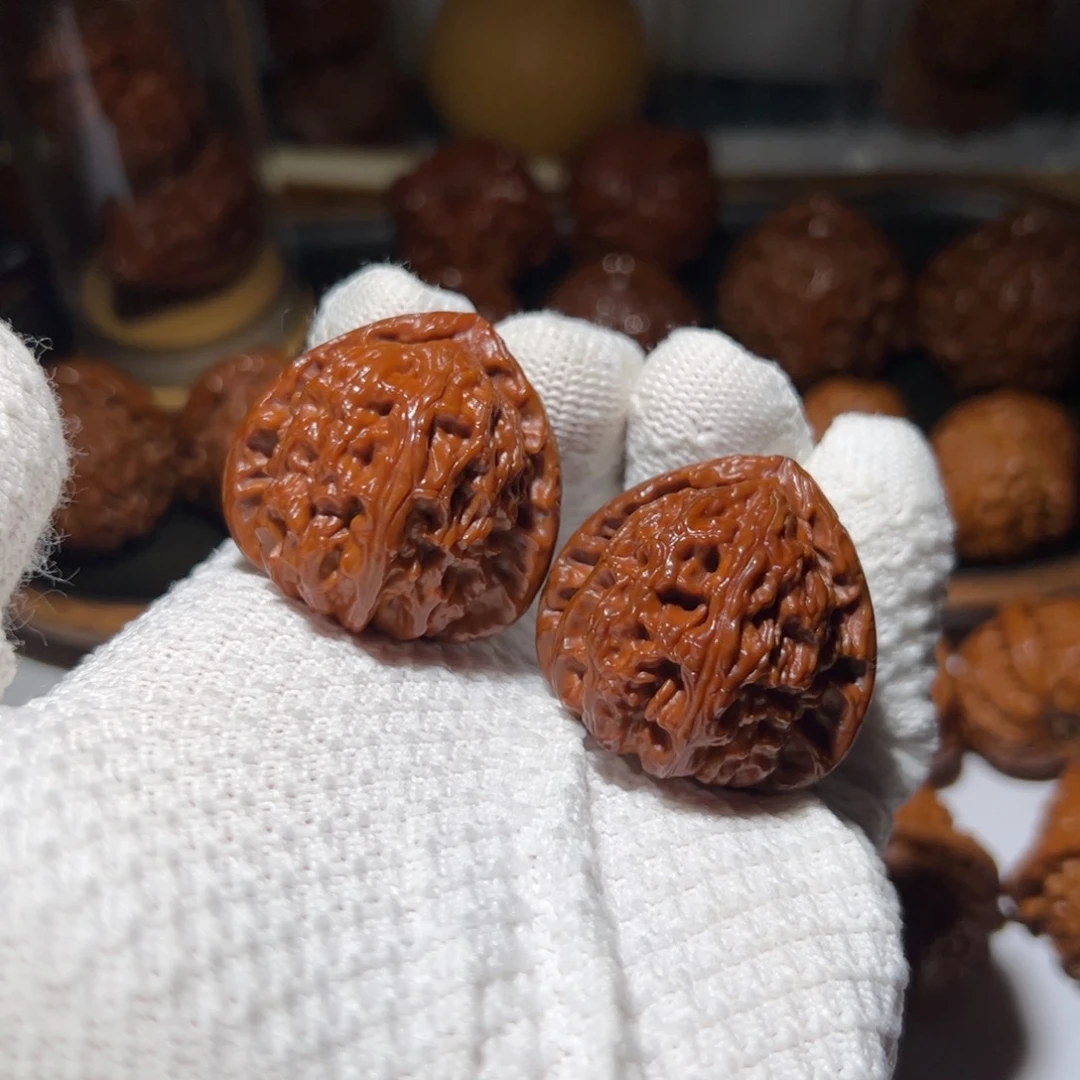 文玩核桃吊坠38三角白