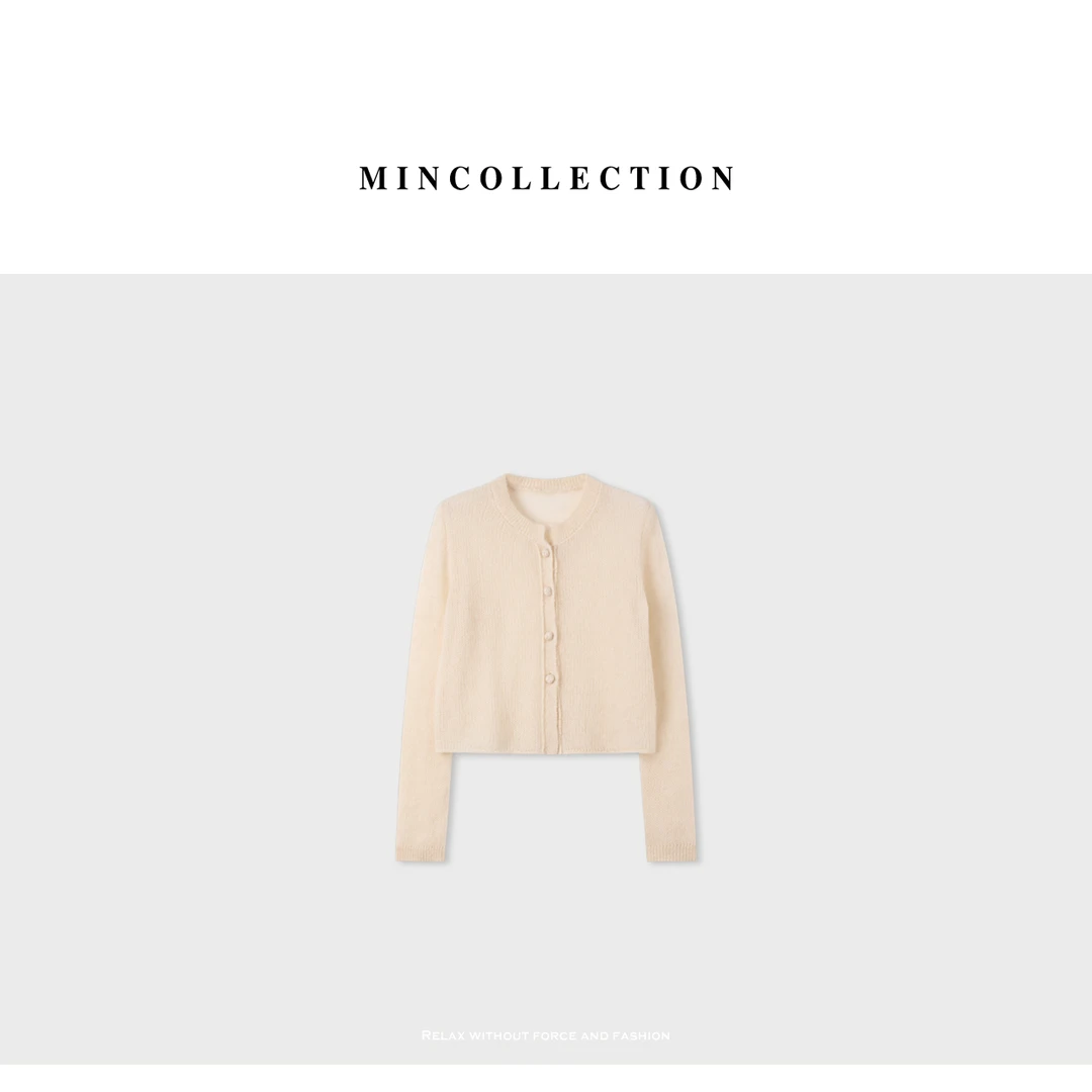 DE Mincollection温柔奶杏马海混纺轻盈薄款经典圆领针织衫40403