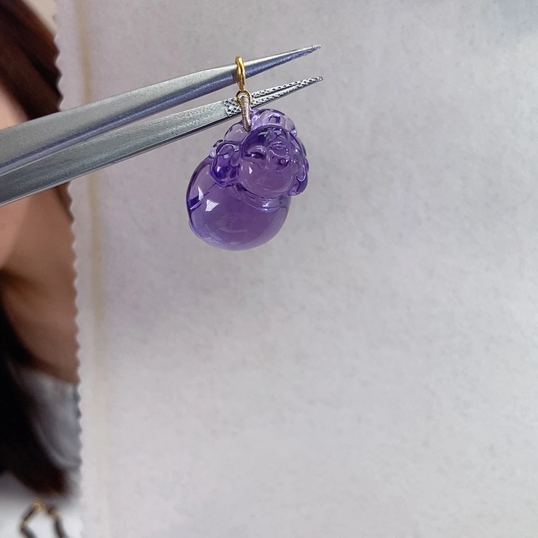 18K金镶嵌颈饰紫晶精工发财猪