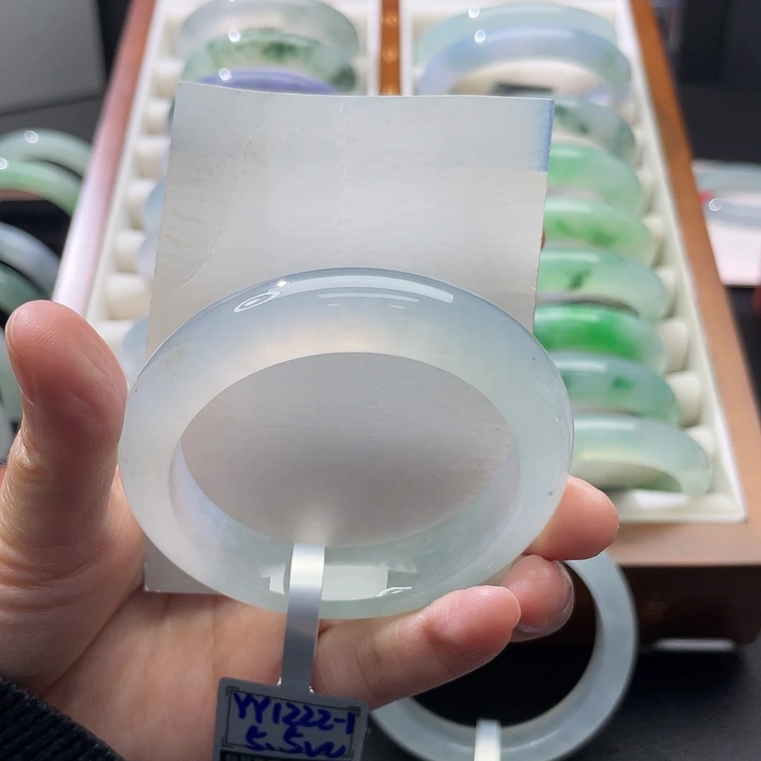 翡翠未镶嵌手镯55贵妃冰川蓝