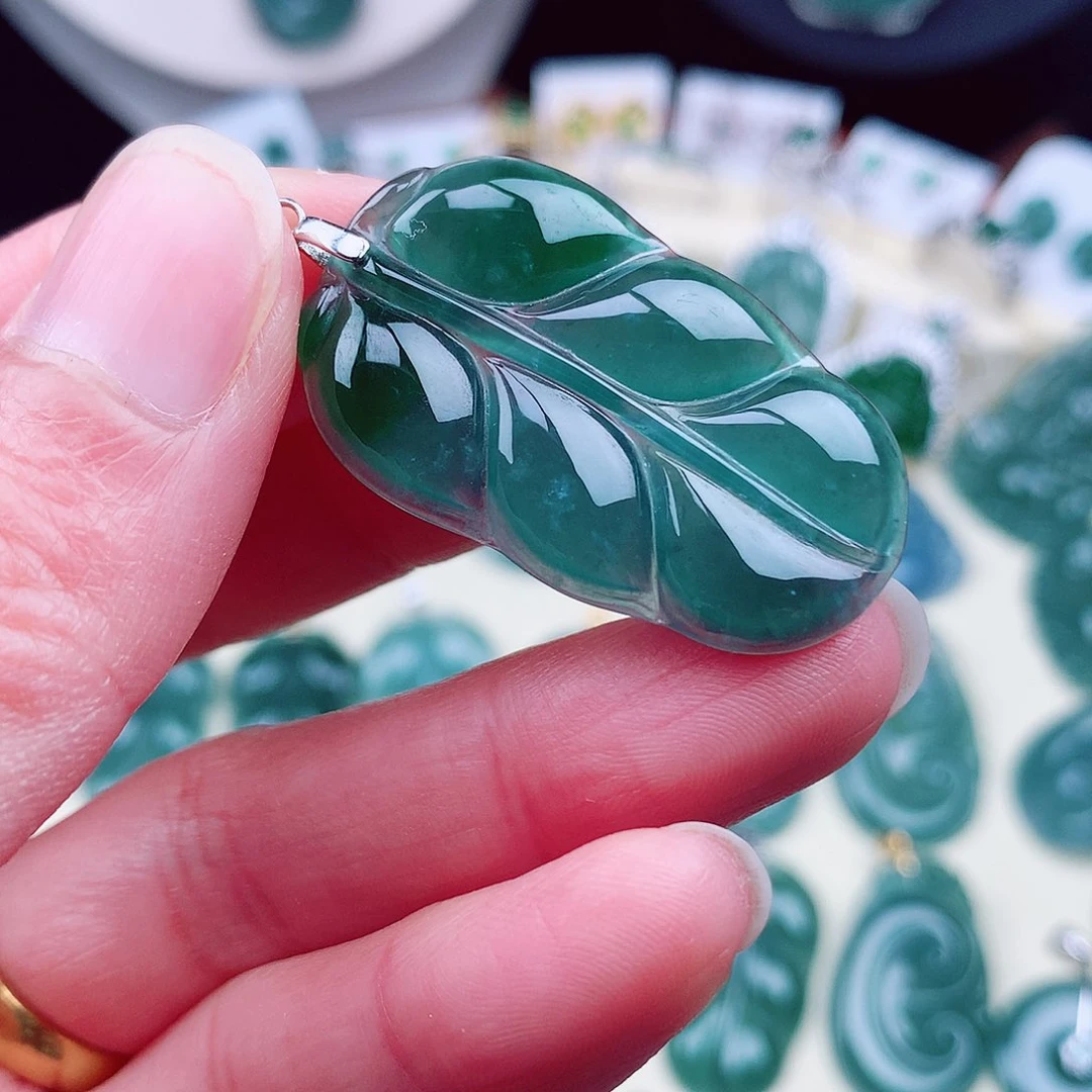 翡翠颈饰银S925镶嵌吊坠