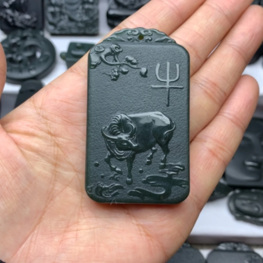 【闪购商品】和田玉颈饰未镶嵌双面雕刻