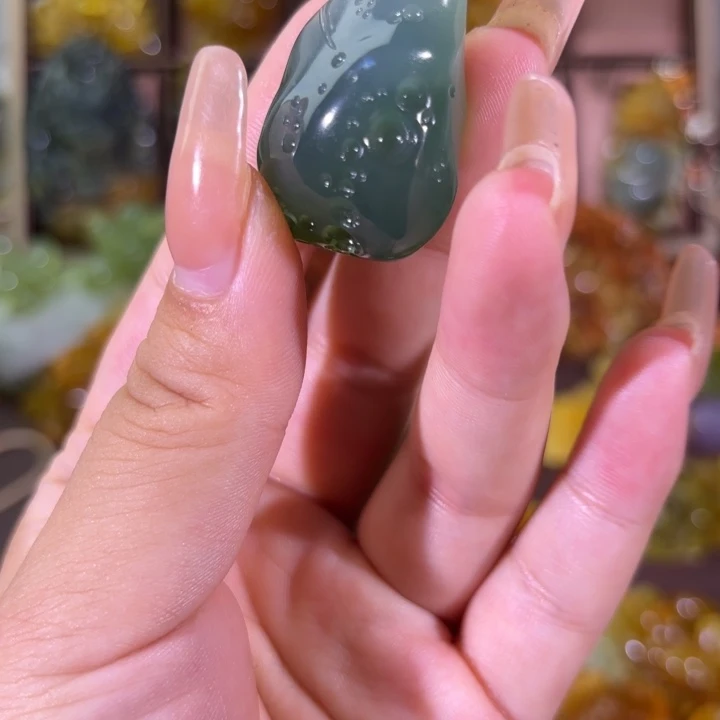 未镶嵌蛇纹石玉颈饰