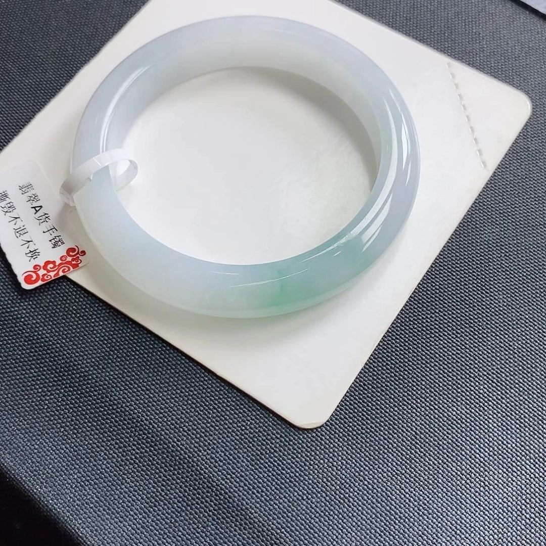 翡翠手镯未镶嵌56.8圈口
