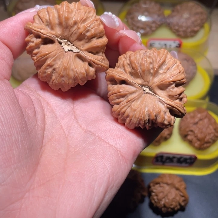 文玩核桃吊坠44平谷凹底