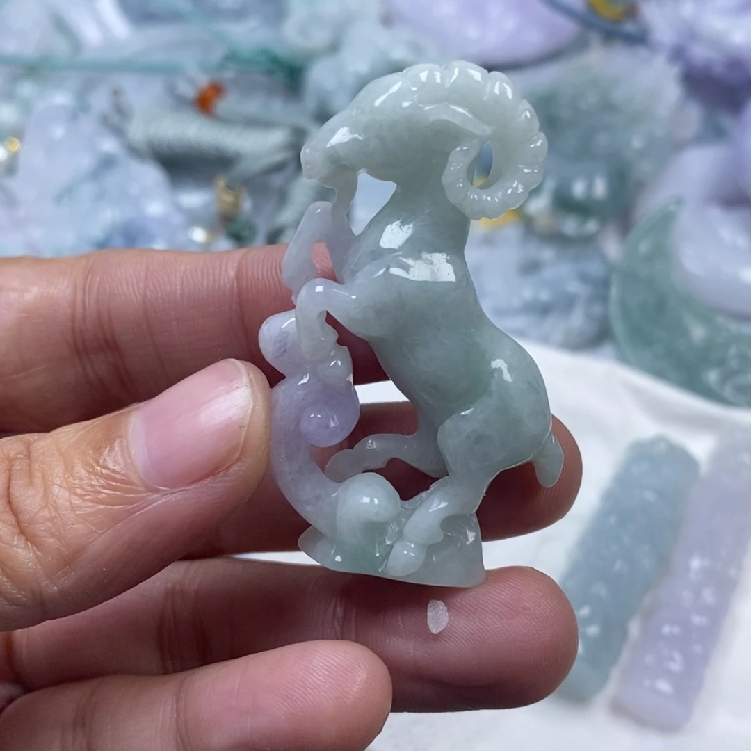 颈饰未镶嵌翡翠小*姐翡翠