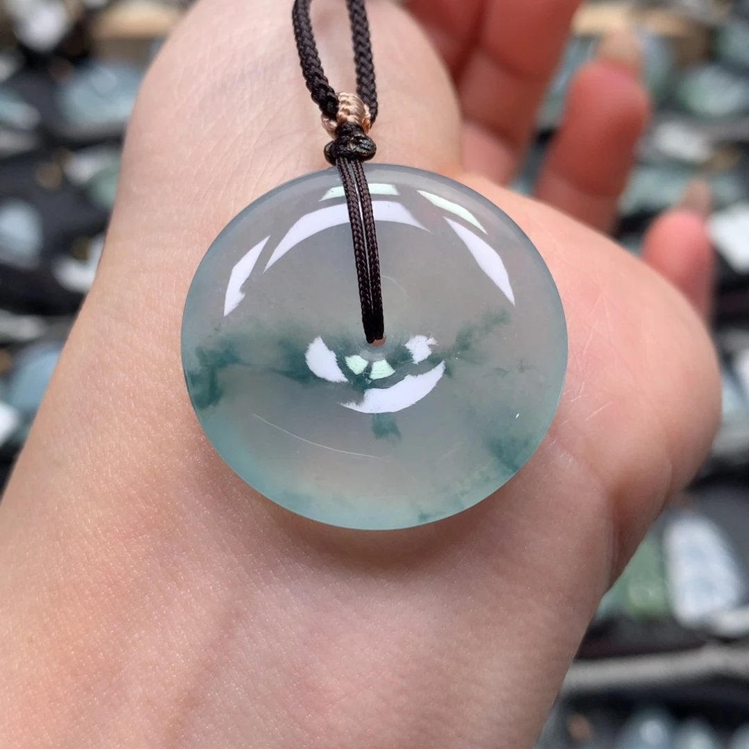 翡翠颈饰未镶嵌扣子