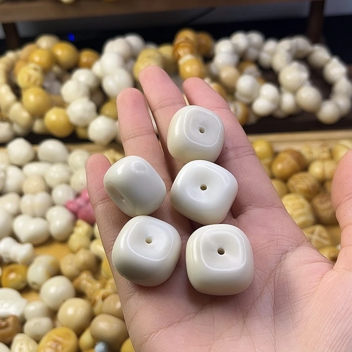 仙***猪吊坠菩提根/象牙果