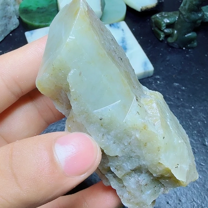 和田玉（糖玉）未镶嵌珠宝奇石