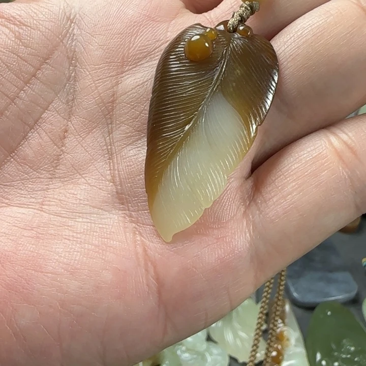 和田玉未镶嵌颈饰定制青