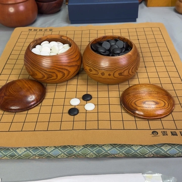 老云子老榆木实木棋罐+新云扁中号棋子+仿皮棋盘