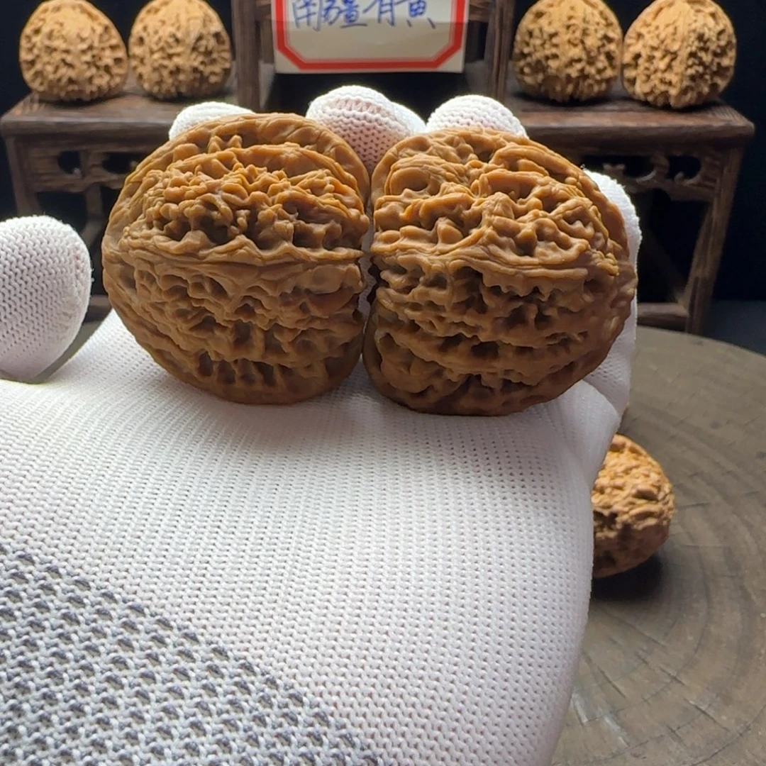 文玩核桃吊坠44三角