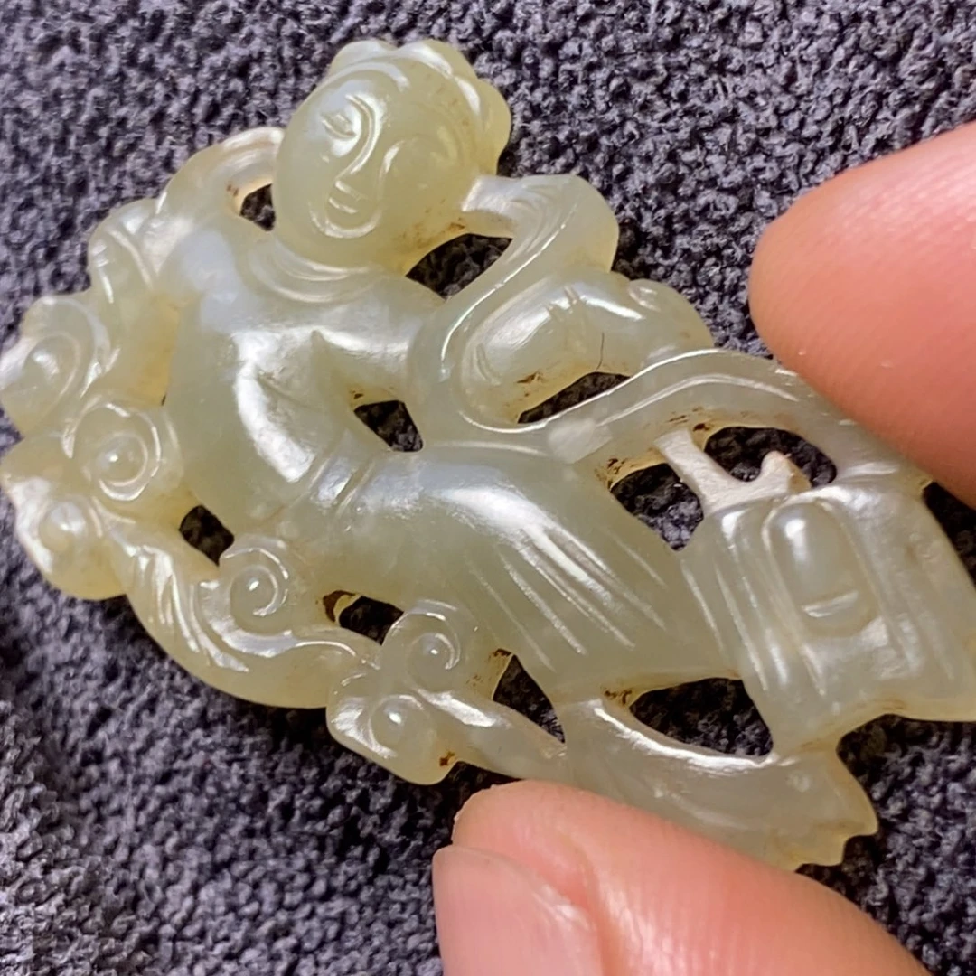 颈饰未镶嵌和田玉谷**成