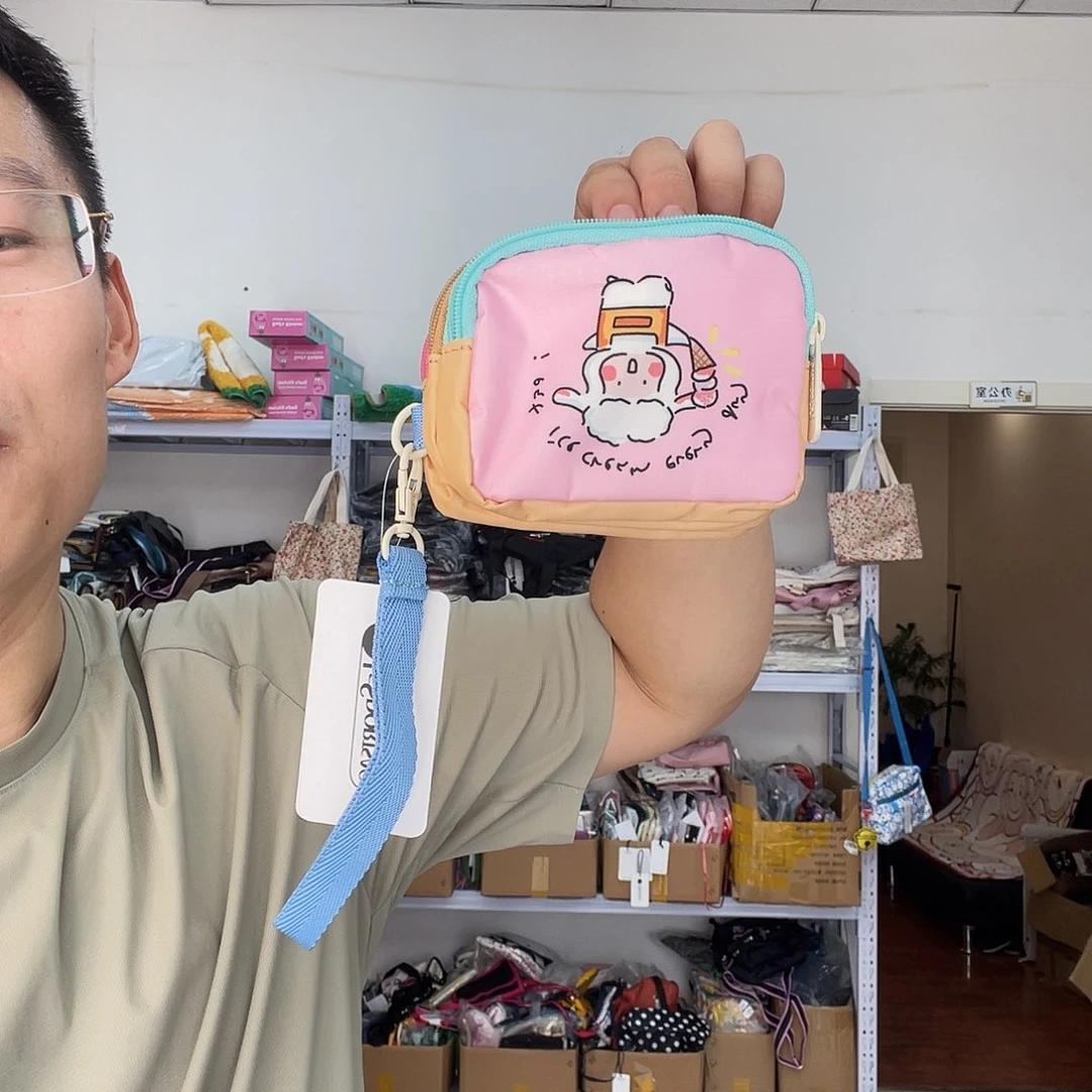 PU化妆包等产品和产品