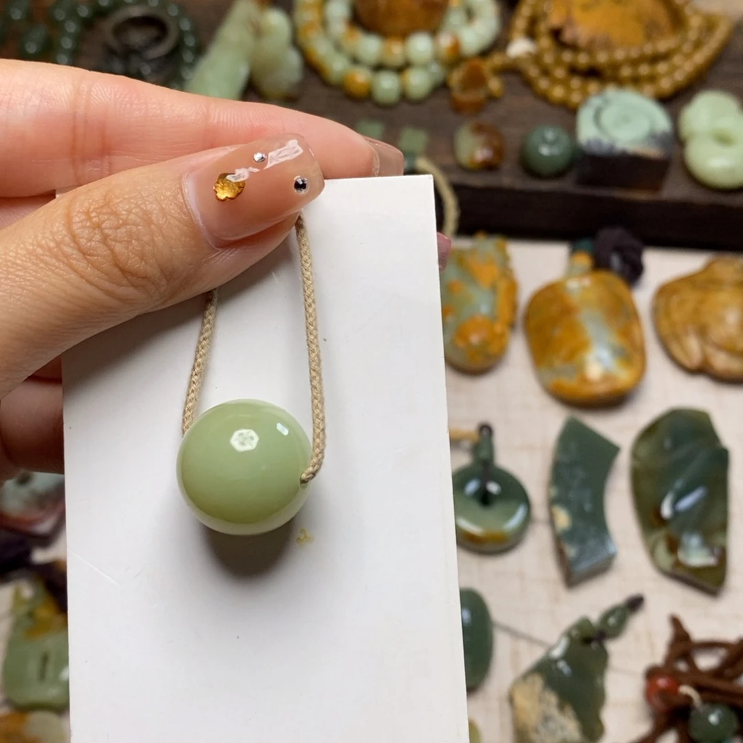 岫岩老玉（透闪石质玉）未镶嵌颈饰小*头