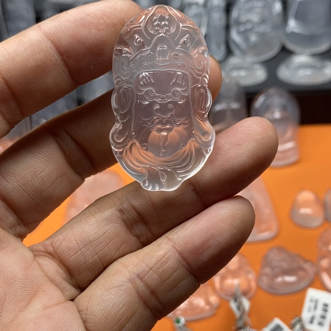 石英质玉未镶嵌颈饰