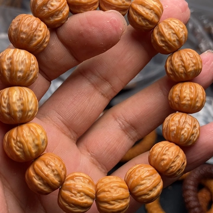 猴头核桃吊坠文玩手串