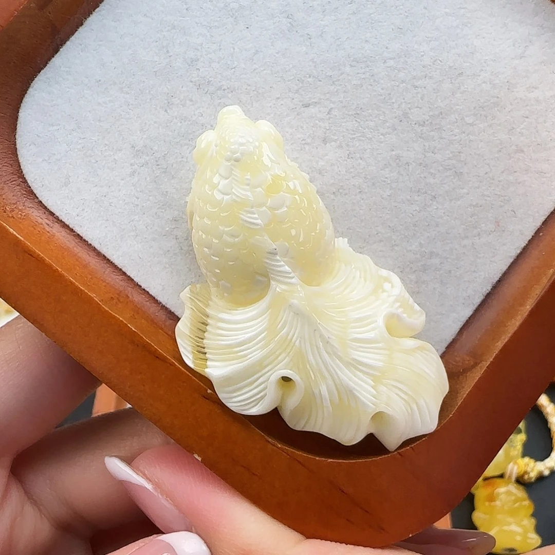 琥珀裸石未镶嵌蜜蜡