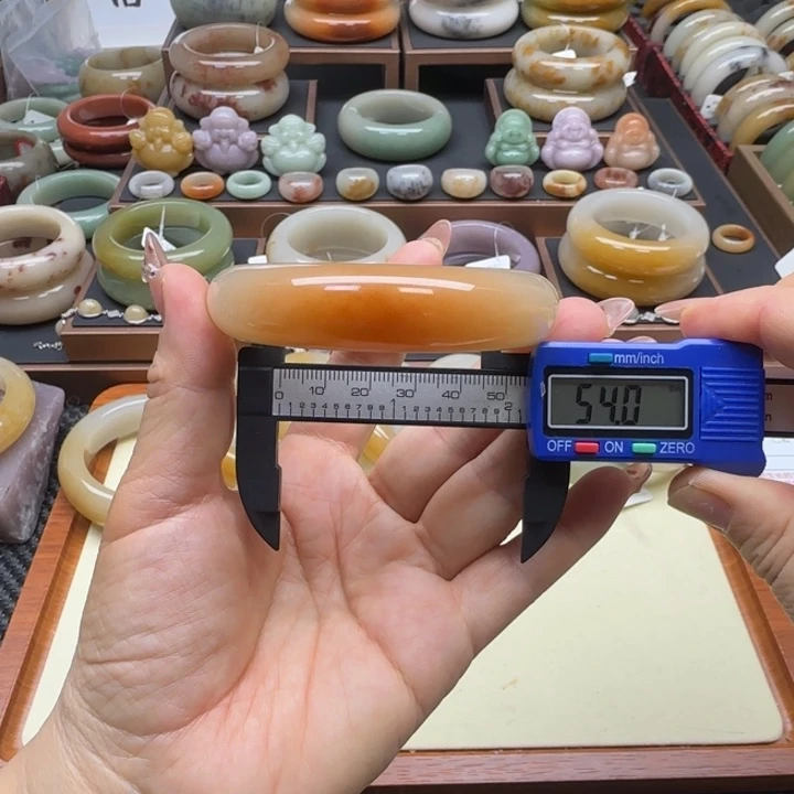 石英岩玉未镶嵌手镯