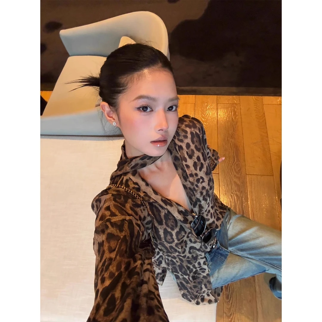 美式辣妹豹纹印花飘带长袖衬衫早秋季穿搭高级感宽松休闲时尚上衣