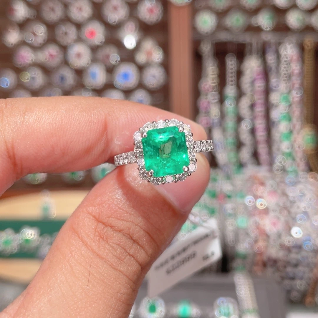 铂Pt900镶嵌戒指祖母绿2.33ct 哥伦比亚