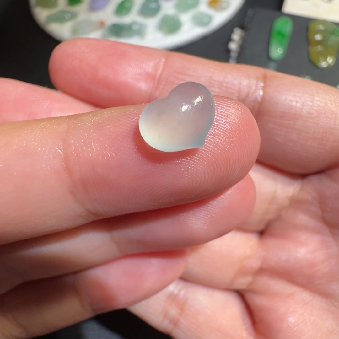 J***e定制翡翠未镶嵌高冰爱心