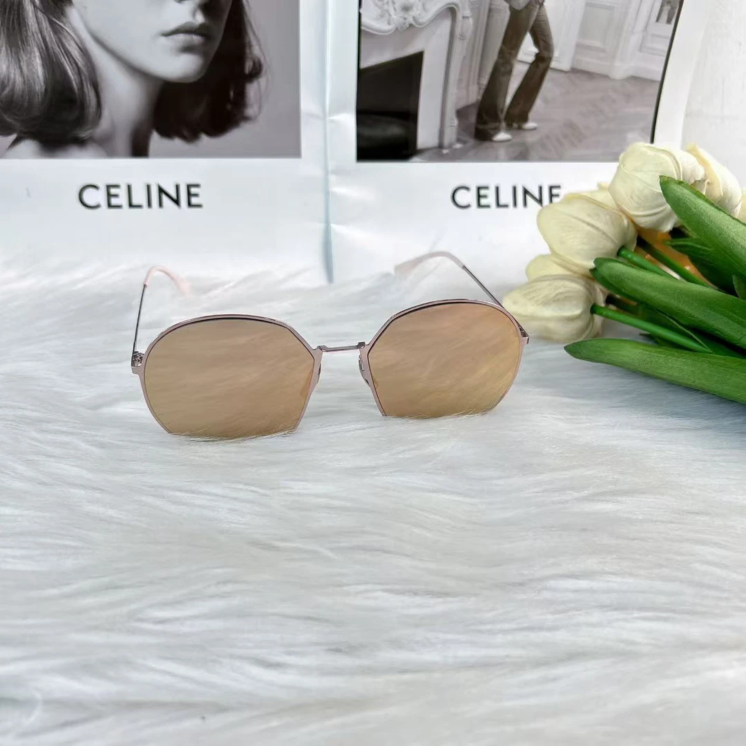 95新 FENDI/芬迪 芬迪 百搭款嫩粉色墨镜