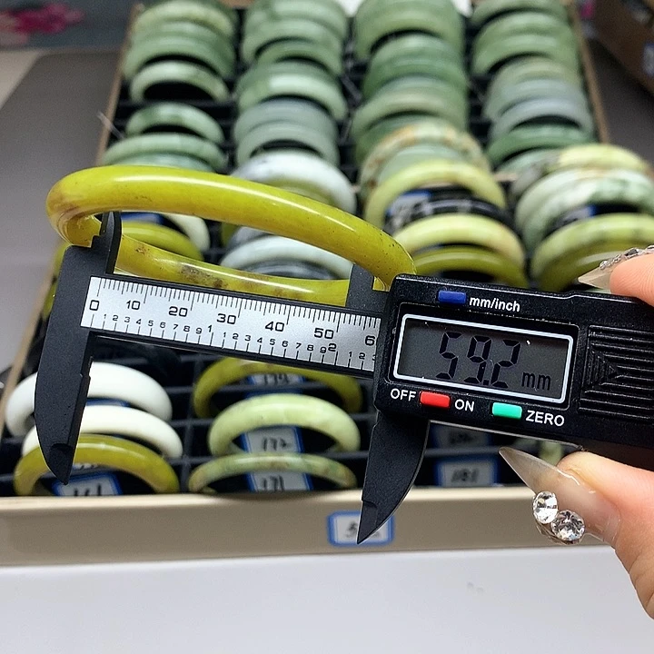 未镶嵌蛇纹石玉手镯191