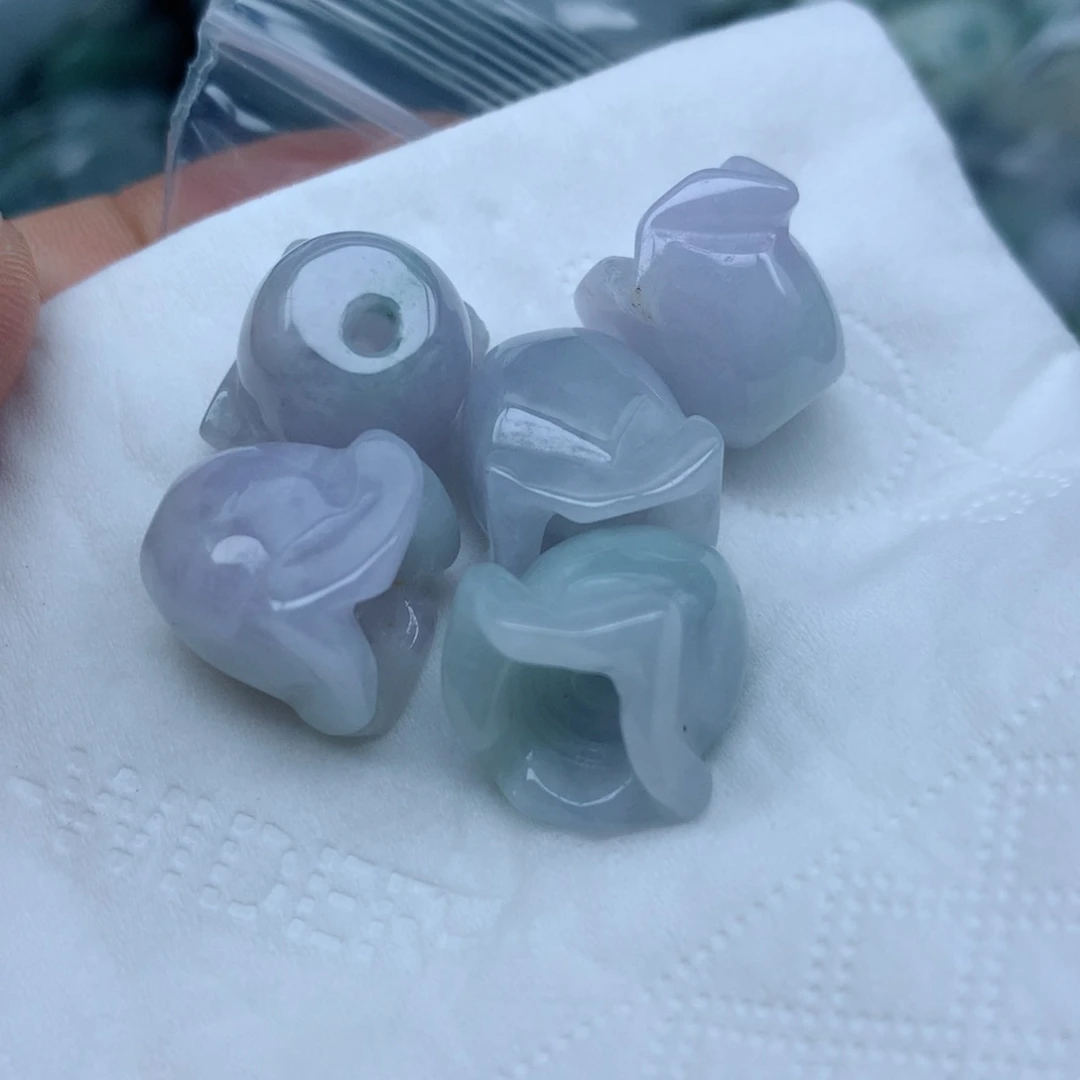 颈饰足铂镶嵌翡翠翡翠