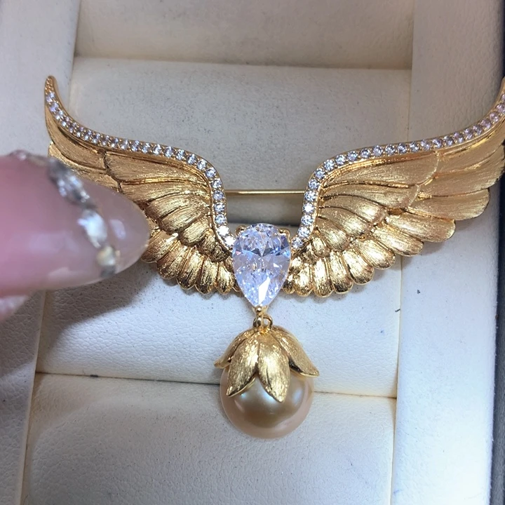 未镶嵌胸饰海水珍珠