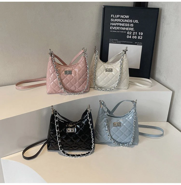 表姐精选 2025新款菱格绣线链条流浪包小香风百搭简约单肩包女包